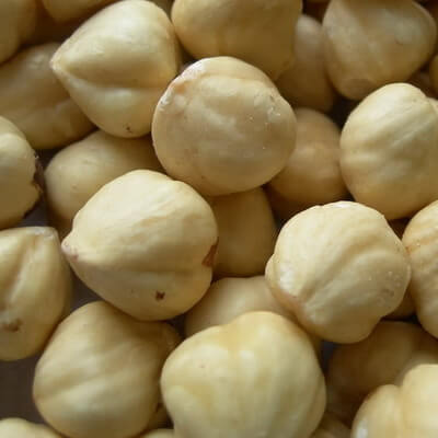 Roasted hazelnut kernels for export from the Nuts L company